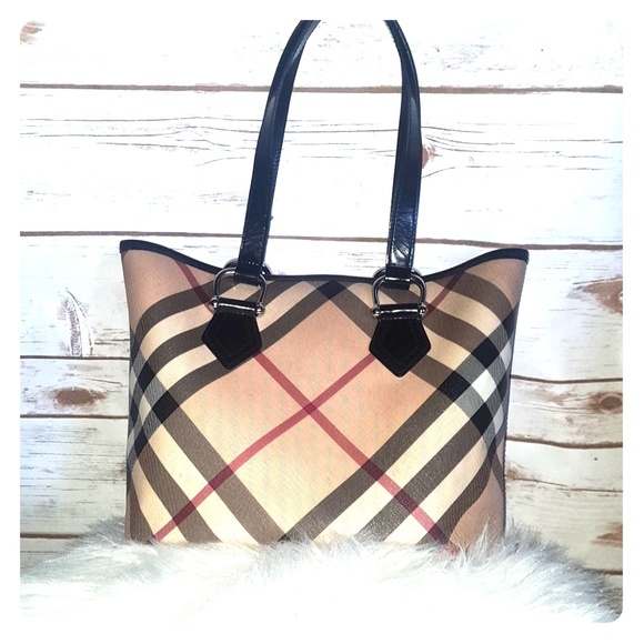 Burberry Handbags - BURBERRY Nova Check plaid Nickie tote